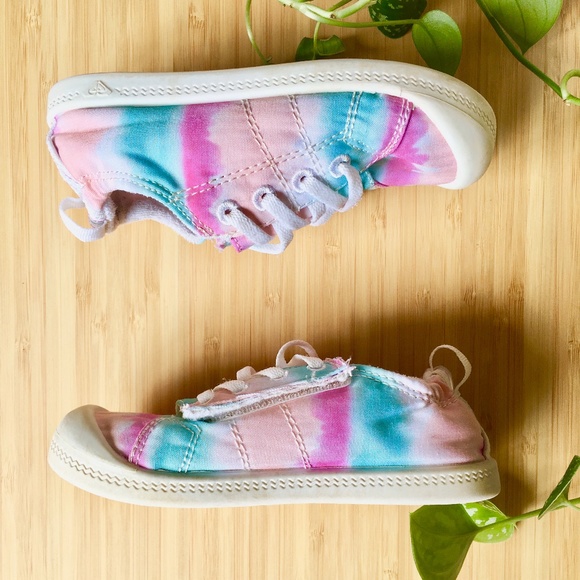 Pretty pastel rainbow tie dye Roxy sneakers - Picture 1 of 6